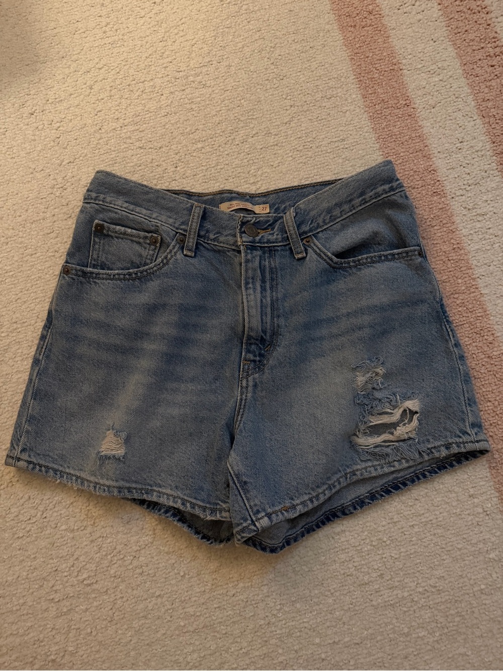 Levi 80s mom denim shorts